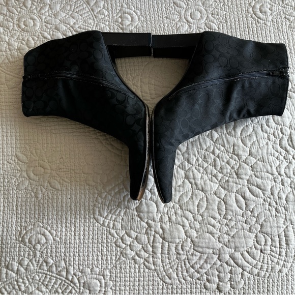 VTG Coach black fabric “C logo Mindy” ankle bootie - Picture 3 of 11